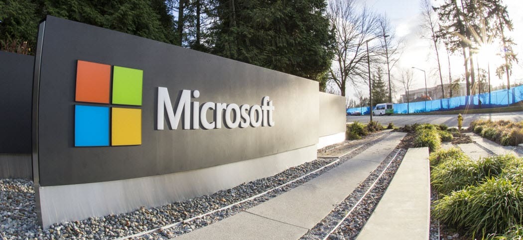 Microsoft vabastab Windows 10 20H1 Build 18990