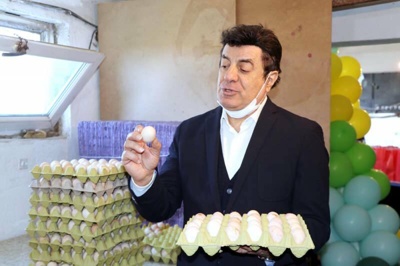 Kuulus laulja Coşkun Sabah rajas talu: nüüd 'Yumurtacı Coşkun'