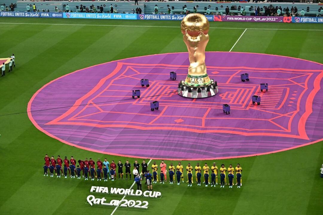 2022. aasta jalgpalli maailmameistrivõistluste jagamine Emine Erdoğanilt!
