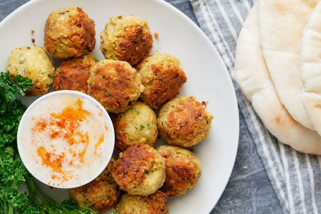 Kuidas valmistada originaalset Falafelit? Lihtsaim Falafeli retsept ja koostisosad!