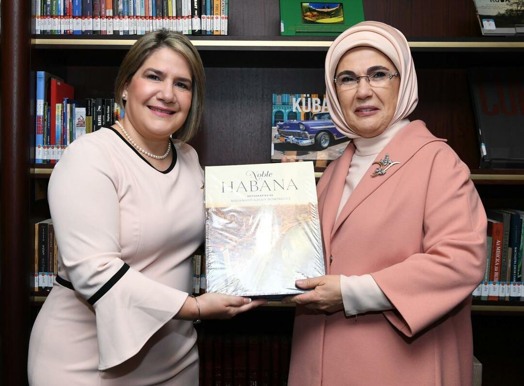 Emine Erdogan ja Lis Cuesta Peraza
