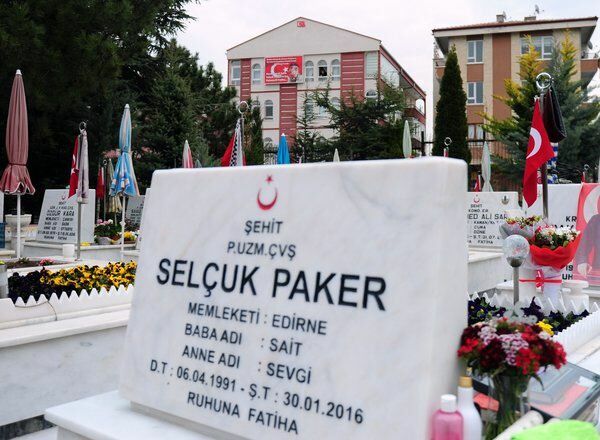 Märter Selcuk Pakeri ema kolis poja hauale üle!