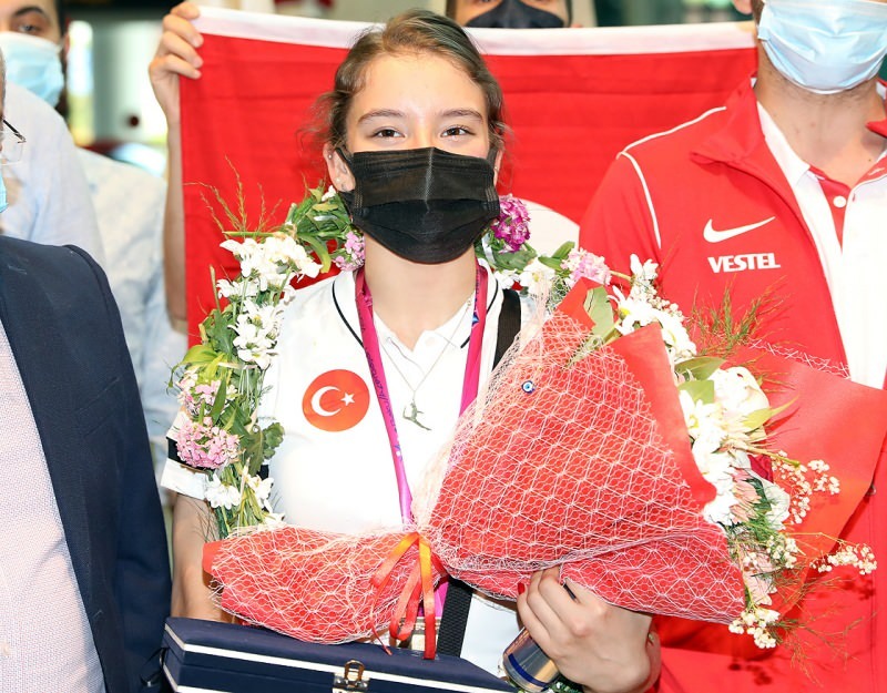 Rahvusvõimleja Ayşe Begüm kapral on koju naasnud!