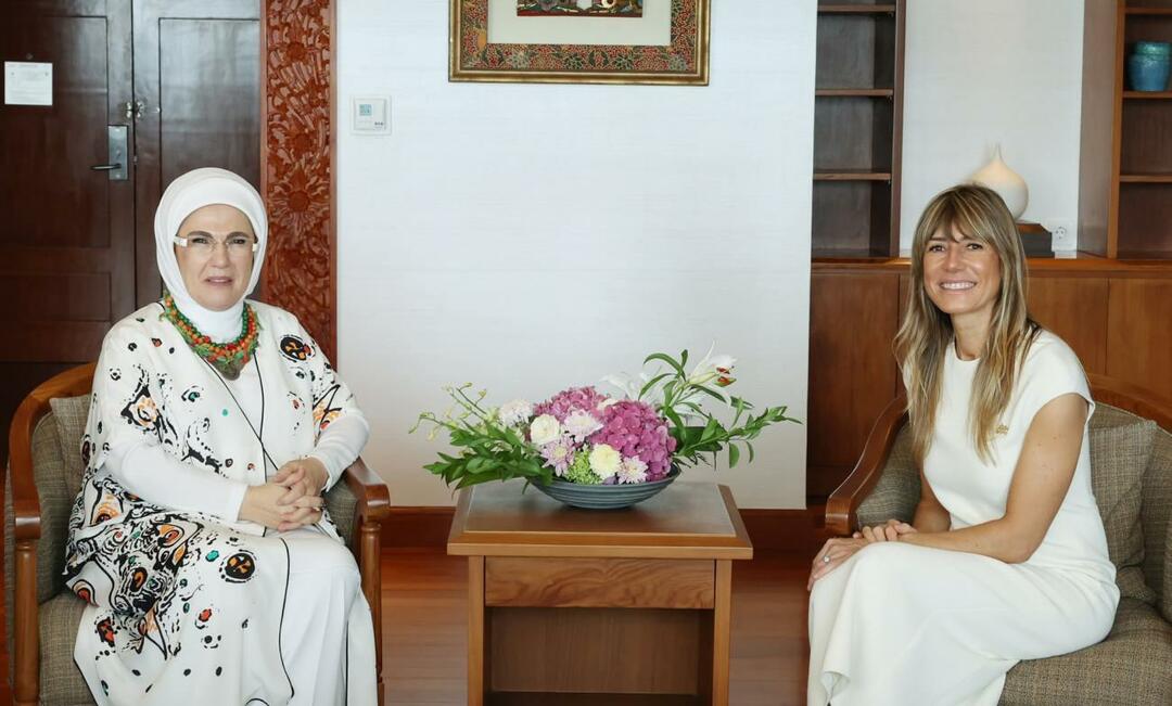 Emine Erdoğan kohtus Balil juhtide naistega
