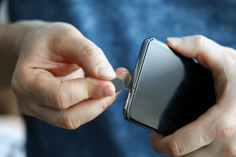 SIM-kaardi väljutamine Android-nutitelefonis