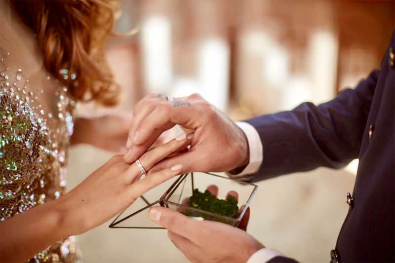 Kõik üksikasjad pasjansi, lubaduste ja abielusõrmuse kohta! Millist sõrmust millal ja millisel sõrmel kantakse?