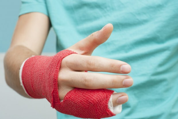 Mis põhjustab sõrme purunemist? Millised on sõrme purunemise sümptomid?