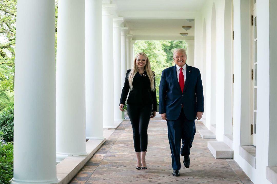 Donald Trumpi tütar Tiffany Trump abiellus! Trumpi pulmakleidid tähistasid pulmi