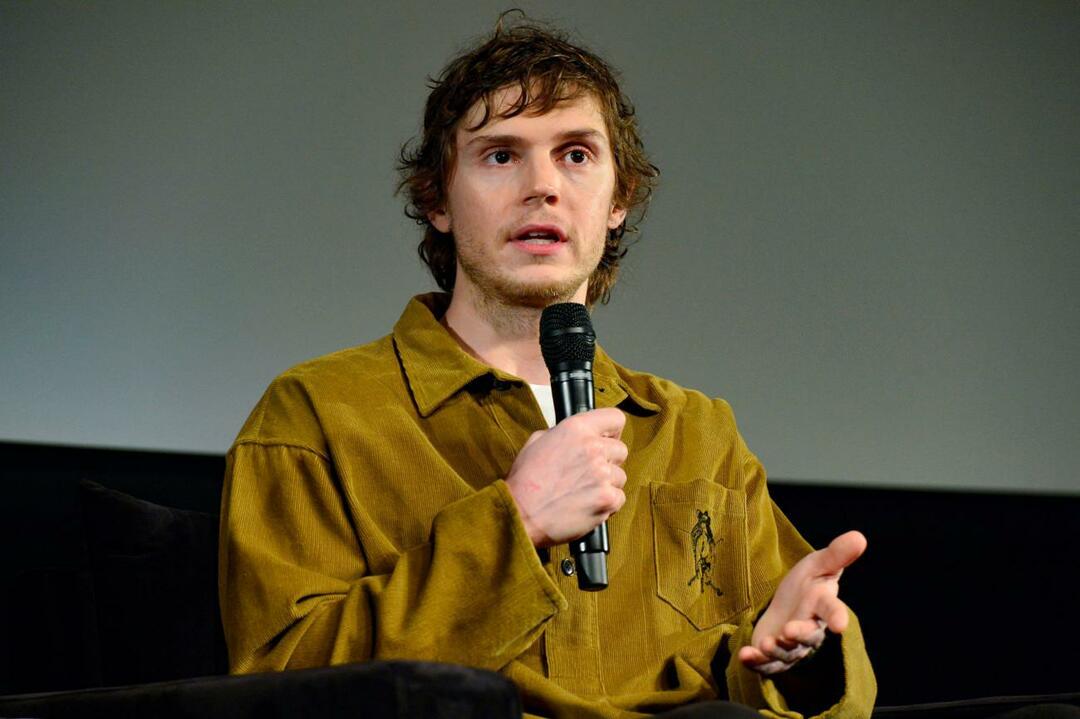 Evan Peters kui Jefrrey Dahmeri 