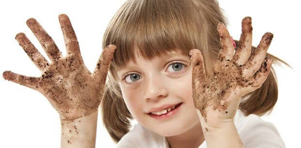 Vaadake lapsi, kes söövad mulda!