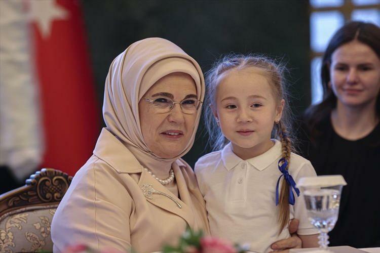 Emine Erdoğan tähistas rahvusvahelist tütarlaste päeva
