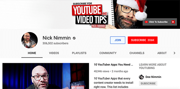 See on ekraanipilt Nick Nimmini YouTube'i kanalist. Ülaosas on kaanefotol Nick jõuluvana mütsiga. Ta piilub spiraalköites märkmiku pildi tagant. Märkmiku lehe tekst ütleb „Telli YouTube'i ja videonõuandeid“. Tema kanal 306 502 tellijana.