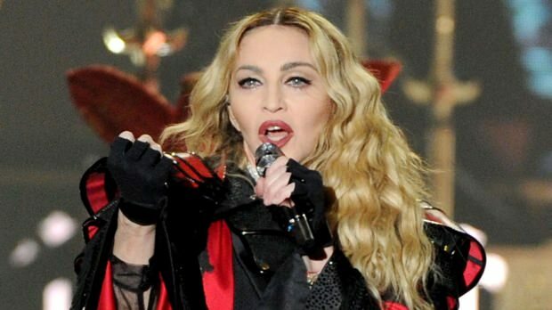 Hüüdnimega Madonna: laulmine mõrvarite laval