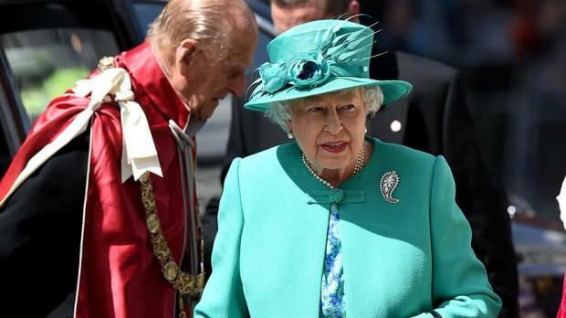 Inglismaa kuninganna 2. Elizabeth otsib oma paleesse koristajaid! Õnn surnu kärbeste leidmiseks ...