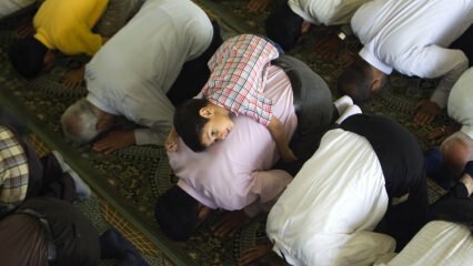 Kas lapsed tuleks viia tarawih palvele?