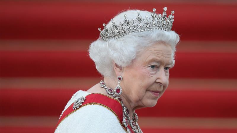 Kuninganna Elizabeth, 93, lahkus paleest koroonaviiruse kartuses!
