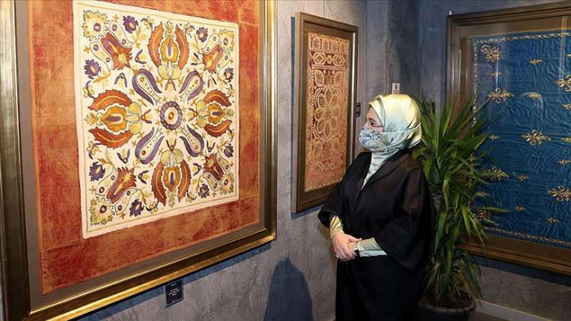 Presidendiproua Erdoğan külastas näitust "Südant puudutav õmblus"!