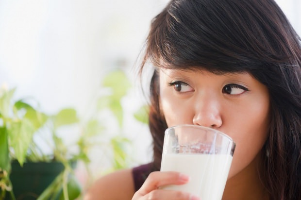 Kas enne magamaminekut piima joomine nõrgeneb? Püsiv ja tervislik salendav piimatoit