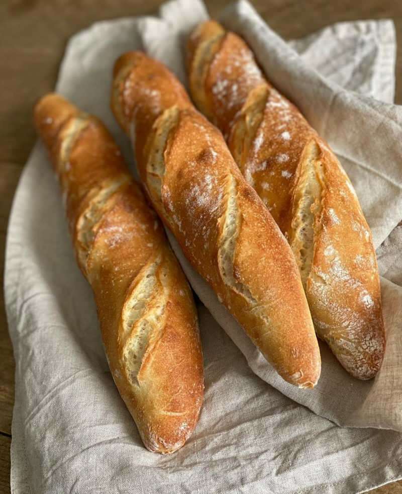 Kuidas valmistada kõige lihtsam baguette leib? Näpunäiteid prantsuse baguette leivale