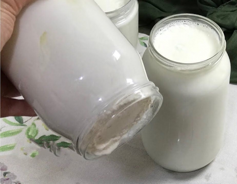 Milline on lihtne jogurti valmistamise viis? Kuidas teha kodus praktilist jogurtit? Jogurt nagu kivi purgis