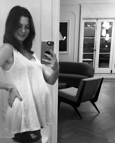 Anne Hathaway on teist korda rase