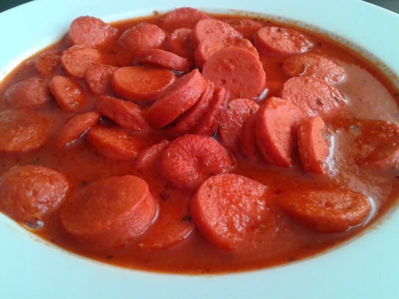 Kuidas teha vorsti hommikusöögi tomatipastaga? Vorsti vorsti retsept