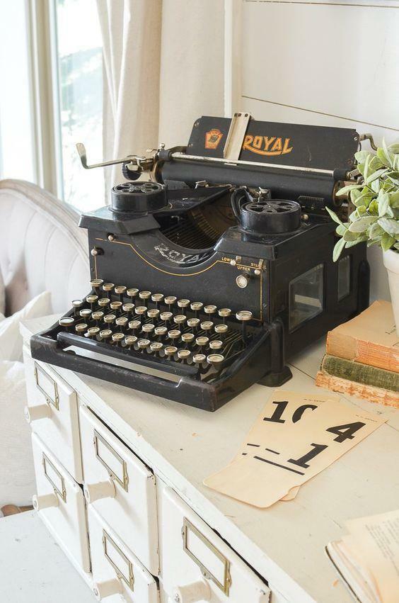 Kirjutusmasina kasutamine kodu kaunistamisel 