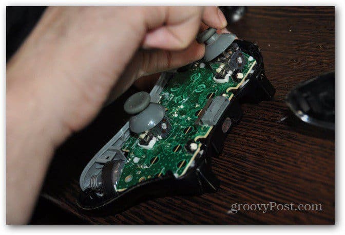 Muutke Xbox 360 kontrolleri analoogi pisipilte, et vanad pulgad ära võtta