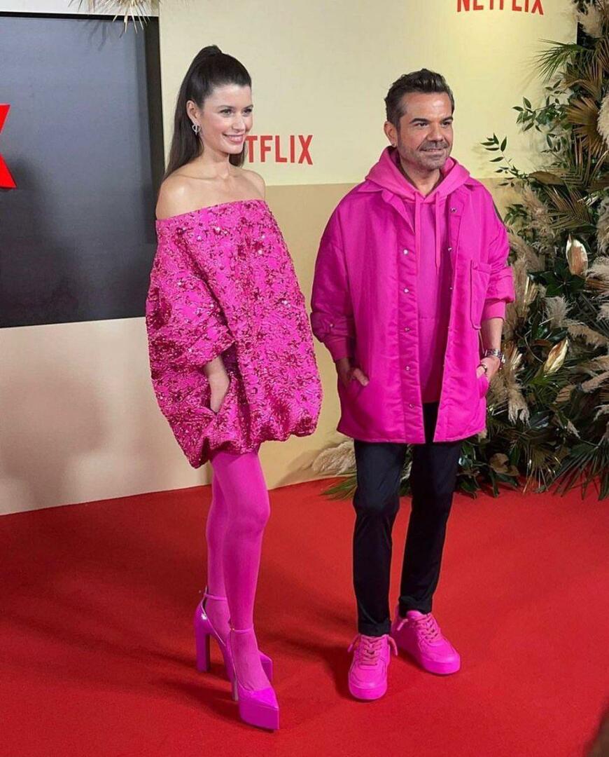 Beren Saat ja Kenan Doğulu raputasid sotsiaalmeediat oma roosa kombinatsiooniga
