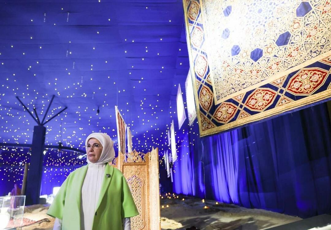 Emine Erdoğan tuuritas Samarkandi Expo messipiirkonnas