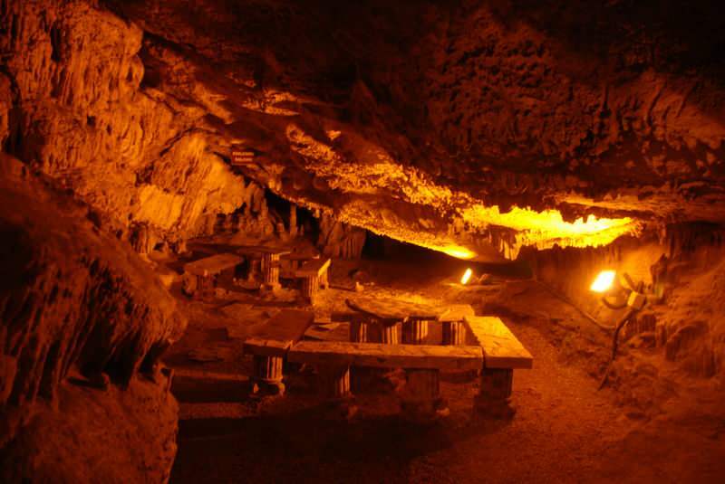 Fakilli koobas