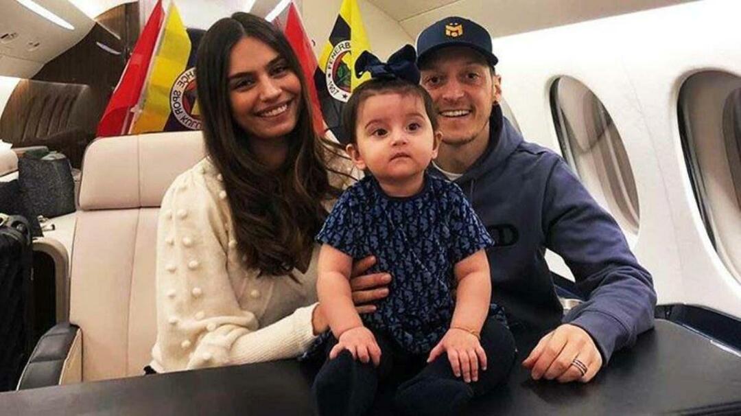 Amine Gülşe, Mesut Özil ja nende tütar Eda