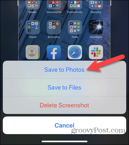 IPhone'i ekraanipildi redigeerimisel koputage valikut Salvesta fotodesse