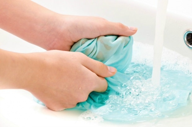 Kuidas puhastada värvilise pesu plekki?