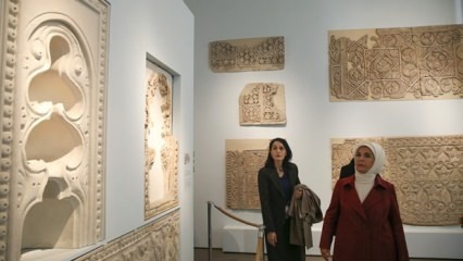Esimene leedi Erdoğan külastas Bergama muuseumi