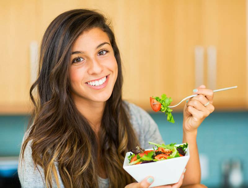 Lihtne ja maitsev dieedisalati retsept: kuidas teha lambakoera salatit? Karjase salati kalorid