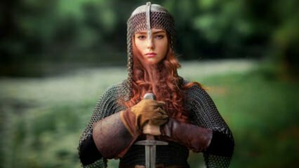 Rootsi väike tüdruk leidis järvest 1500-aastase mõõga