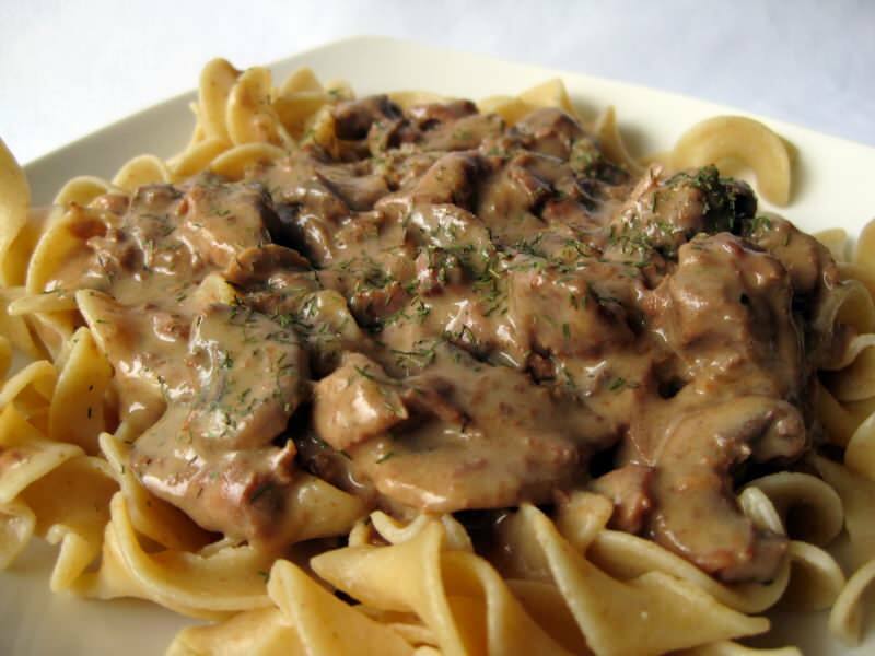 Mis on veiseliha Stroganoff ja kuidas valmistada veiseliha Stroganoff? Veiseliha Stroganoff koostisosad