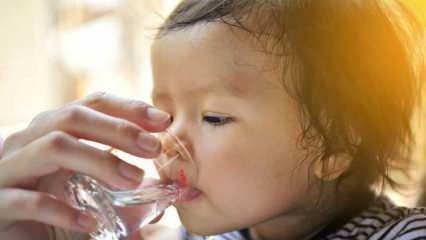 Kuidas tuleks imikutele vett anda? Kas alla kuue kuu vanustele lastele võib anda vett?