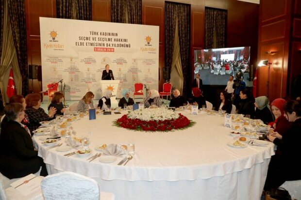 Esimene leedi Erdoğan osales naiste õiguste päeval