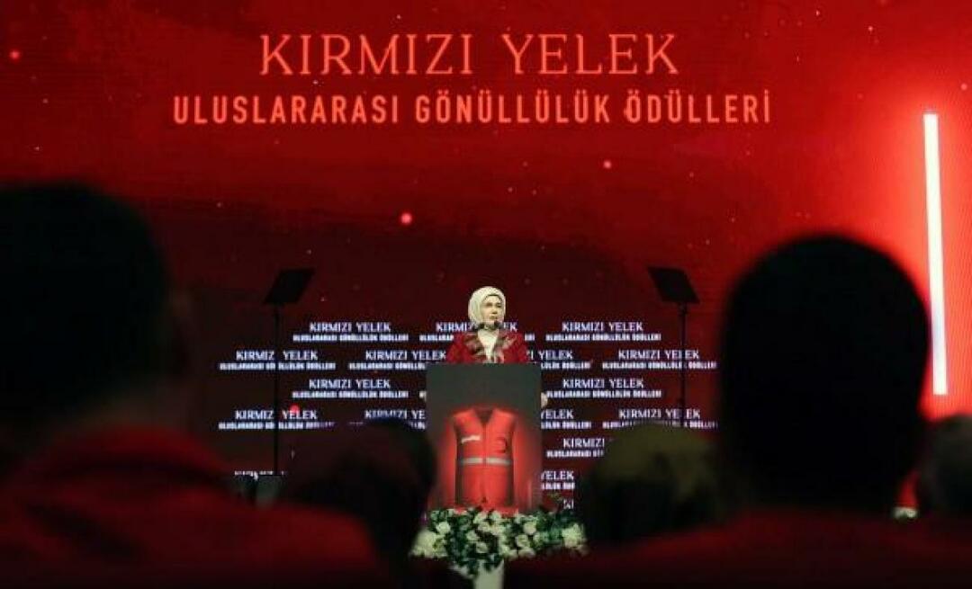Emine Erdoğan jagas Kızılay "Punase Vesti rahvusvahelise vabatahtliku tegevuse auhinnatseremooniat"