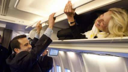 1. aprilli Jill Bideni nali lennukis ajakirjanikele!