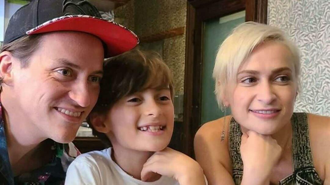 Halyna Hutchins koos abikaasa Matthew Hutchinsi ja nende pojaga