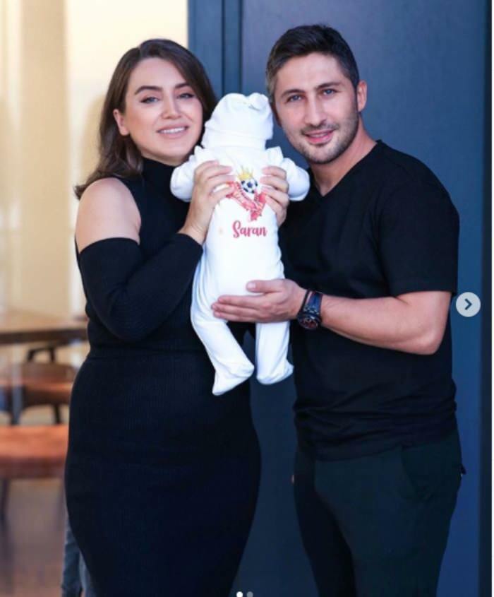 Yağmur-Sabri Sarıoğlu paar näitas esimest korda oma beebide nägusid