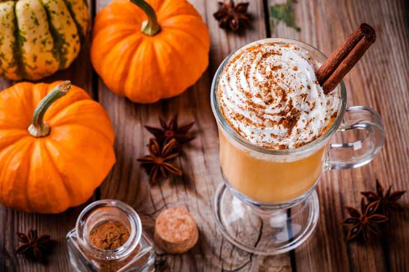 Kuidas teha Pumpkin Spice Latte'i? Mida sisaldab Pumpkin Spice Latte?