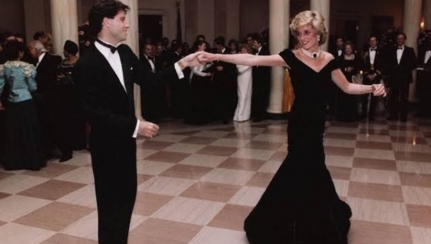 Printsess Diana kleit müüdi 264 000 naela (2 miljonit TL)