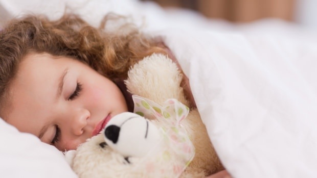 Millal peaksid lapsed üksi magama?