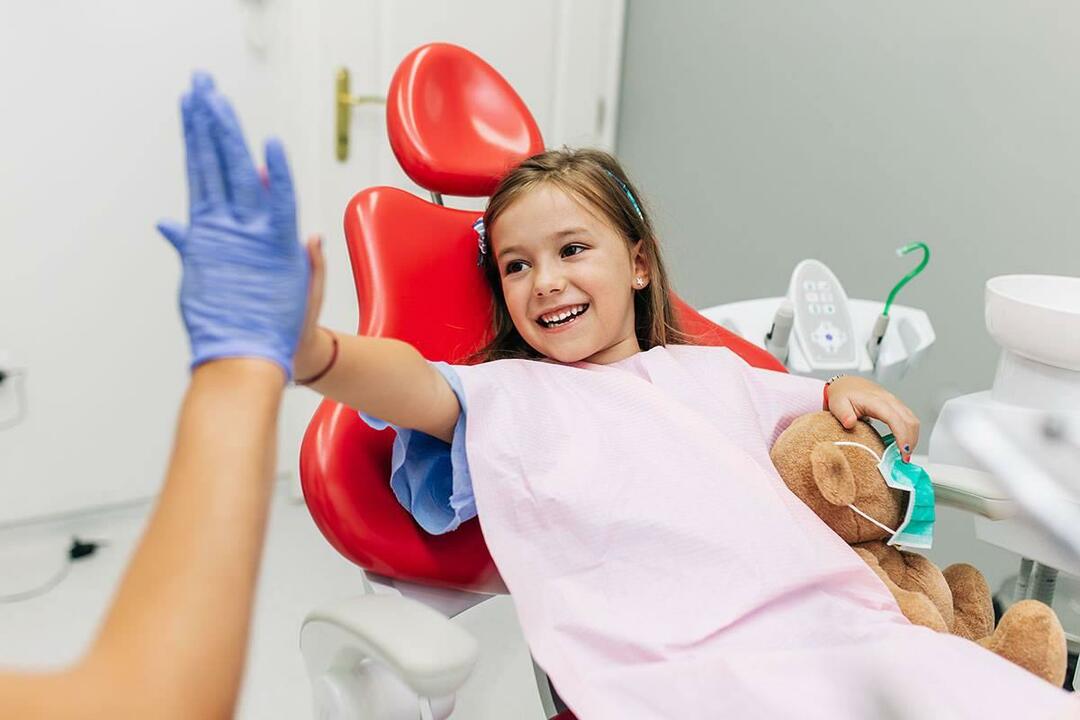 Millal peaksid lapsed saama hambaravi? Milline peaks olema kooliminevate laste hambaravi?