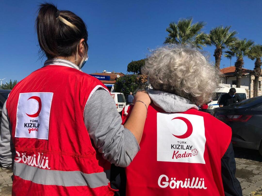 Türgi Punase Poolkuu uus läbimurre: maavärina ohvrite jaoks loodud spetsiaalne WhatsAppi liin
