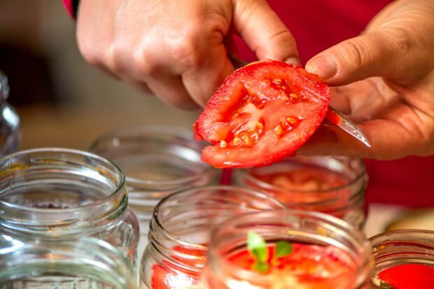 Kuidas valmistada konserveeritud tomatit